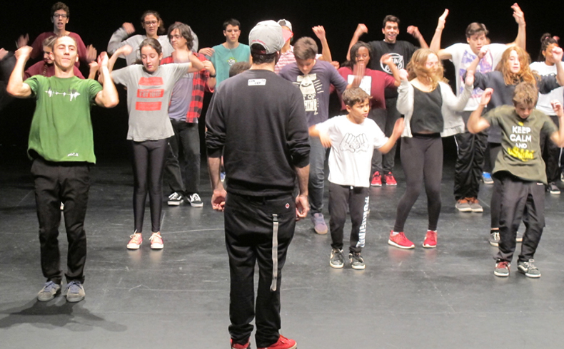 taller HIP HOP amb IZASKUN ORTEGA i ROGER GALTÉS al Mercat de les Flors